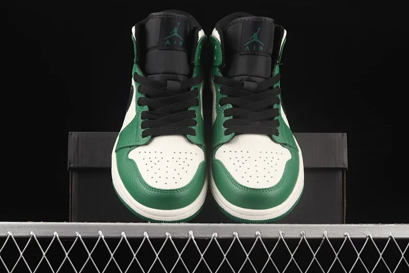 All categories Air Jordan Jordan series basketball shoes Air Jordan 1 Mid Air Jordan 1 Mid "Pine Green" AJ1 Joe 1 refreshing green toe China basketball shoes 852542-301